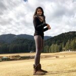 Samara Tijori Instagram – To be honest, it’s really about how YOU see yourself… 🤷🏻‍♀️ #itsallaboutyou  #largerthanlife #justaspeck 
PC- @nikd02 (photo le) Khajjiar, Dalhousie