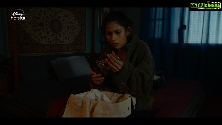 Samara Tijori Instagram - Can Sana keep up with the secrets from her past? #HotstarSpecials #Masoom now streaming only on @disneyplushotstar #MasoomOnHotstar @boman_irani @upasnasinghofficial @manjarifadnis @veerrajwantsingh @sariikasingh @imsukhpalsingh @nikhilnairr @aakashdeeparora @jobanpreet.singh @manurishichadha @gurmmeetsingh @mihirbd @dekhodekho @reliance.entertainment @dndcofficial @vivekwhy @manan.mhta @richard_devarda @satyam.tripathy @bhaskarville @ginny.diwan @wall_e_ki_mummy