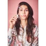 Samara Tijori Instagram - There is no angry way to say BUBBLES 🤷🏻‍♀️ @sheldon.santos @makeupbyriddhima