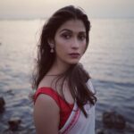 Samara Tijori Instagram - Giving Sana a break so you can meet Samara for a bit 😉 📸 @aalishnathani Make up @makeupbysurbhi Styled by @cha.loni_