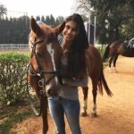 Samara Tijori Instagram - Say hi to Obo everyone! 🙋🏻#firsthorseride #wholedifferentstory The Tollygunge Club