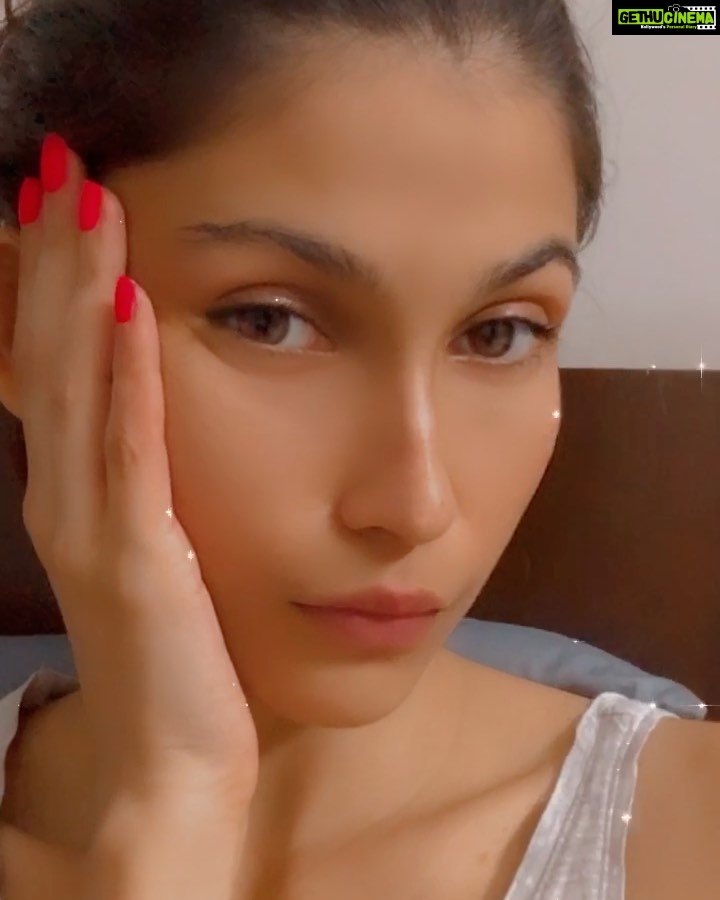 Samara Tijori Instagram - WE’RE 40K STRONG!!!!! Thank you for all the love you guys keep giving me. I appreciate each and every one of you ❤️❤️ Mostly, thank you for sticking around 🤗