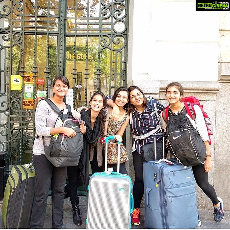 Samara Tijori Instagram - This needs to happen again. And this time we'll travel light 😋 #spain #canwegoback #missthem #missthis