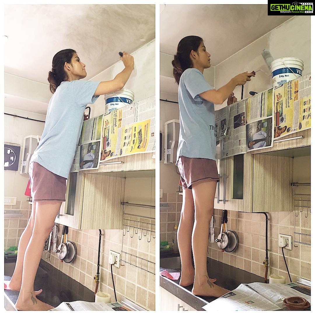 Samara Tijori Instagram - As long as I have an alternative career choice, it's all good. #whitewash #thingstodo #paintthehouse