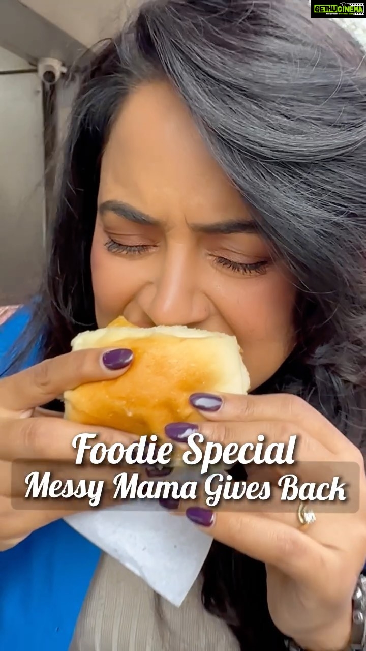 Sameera Reddy Instagram - Foodie Special😍Feed your cravings while supporting women run businesses #messymamagivesback @diydayalishka Google fo available at my link in bio ✅ . @vihaari_homebakes Jeyabrindha N makes healthy baked items with whole wheat & millets🧁 @shubhashrifoods Prajakta, Shilpa Swapna are a team of 3 qualified professionals who make homemade preservative free pickles, chutneys & much more🧁 @fudge.o.mania Vinita brings Lonavala style fudges but made from jowar nachni flour, pure cocoa powder to your homes🧁 @gretas.bakedgranola Ranjeeta aims to create awareness about healthy nutritious superfood granola🧁 @kerala_foodie_centre Else Maria is a home chef based out of Pune🧁 @aums_delights Sivranjika is an IT professional who’s passionate about baking🧁 @oomahfoods Priyanka & her Sassu started this venture of handmade, fresh & seasonal pickles🧁 @thebakesville Abeer specializes in humble tea cakes & muffins that make you remember your childhood days🧁 @healthy_bites_nandhini Nandhini is a Chennai based baker making healthy cakes🧁 @cookie__magic Anish Fathima is an exclusive cookie artist, who customises icing cookies according to the theme given🧁 @wekneaddonut Sheetal makes eggless donuts & cookies with fresh ingredients🧁 @nourishing_spoon Selvaprabhu is into making health mic products using nuts & cereals🧁 @monkeybarcakes Bharti makes a kids snack which is a buttery soft cake with a twist inside🧁 @knead.n.whisk Shruti left her professional course to follow her passion for baking🧁 @the_bakers_kiss Ridha, a baker from Chennai loves making yummy cakes🧁 @banter.kitchen Ruchika runs a women led start up making 100% natural homemade nut butters & mylks🧁 @madbattergoa Aishwarya is a Margao, Goa based baker who bakes for all occasions🧁 @thepalmera.in Abinaya manufactures 100% palm jaggery powder with no added preservatives or additives🧁