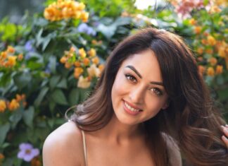 Sandeepa Dhar Instagram - Would you rather be the most popular one in school/college or the smartest one ? 🤔 . Swipe—-> 1,2 or 3 ? . #goodhairday #sunkissed #nomakeupmakeup
