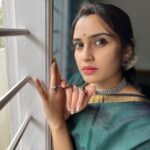 Sangeetha Bhat Instagram - “Find out who you are and be that person. That’s what your soul was put on this Earth to be. Find that truth, live that truth, and everything else will come.”…. <<<<>>>> #sangeethabhat #sangeethabhatsudarshan #actress #actresstheunknown #selflovequotes #gratitude #grateful #expressions #manymoodsofme #karnataka #bengaluru #sareelove #saree #ethinicwear #indiansaree #greensaree #natureschild #vegan Bangalore, India