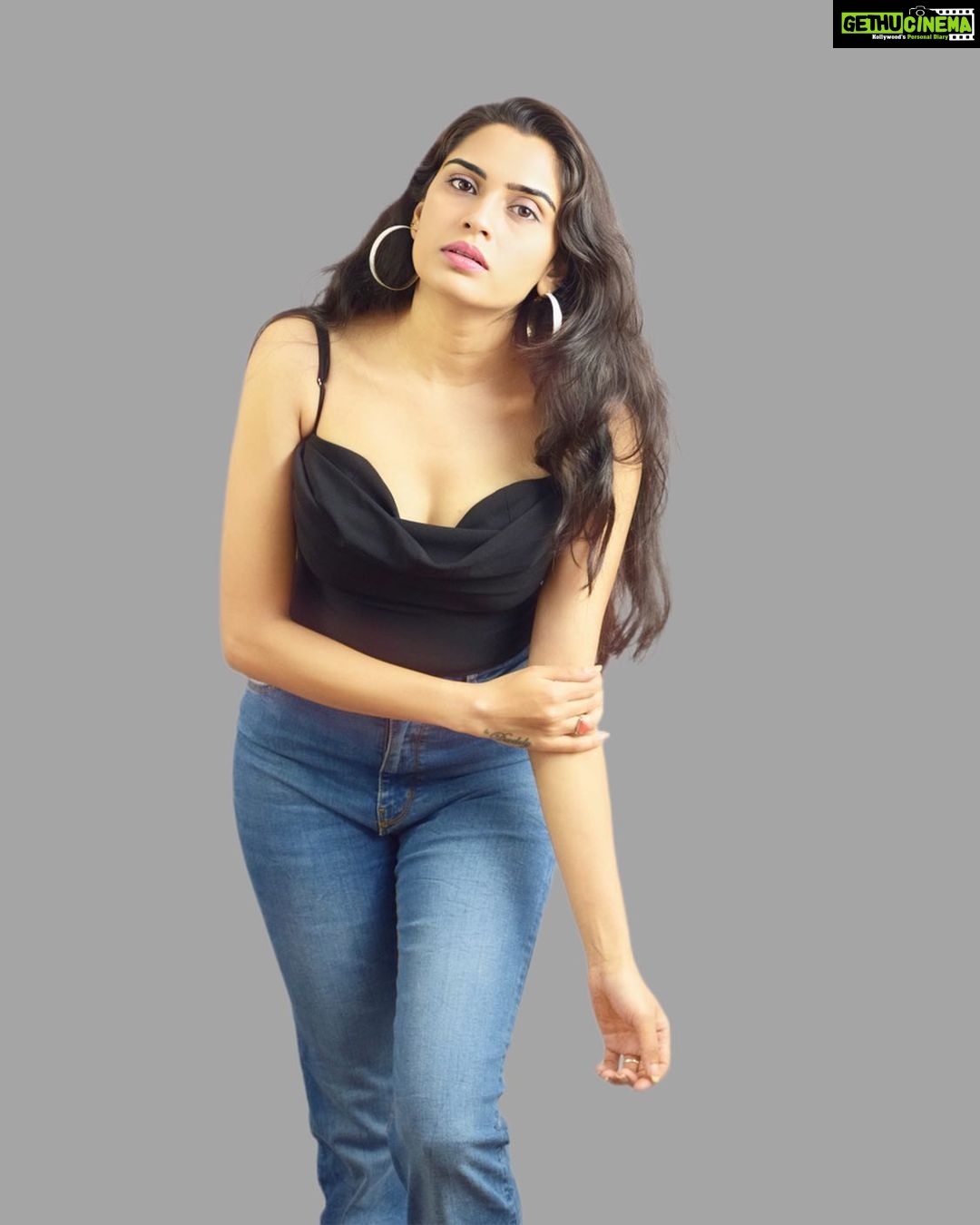 Sangeetha Bhat Instagram - “You are braver than you believe, stronger than you seem, and smarter than you think.” — Christopher Robin (Winnie the Pooh) #sangeethabhat #sangeethabhatsudarshan #disneyquotes #actresstheunknown #actor Bangalore, India