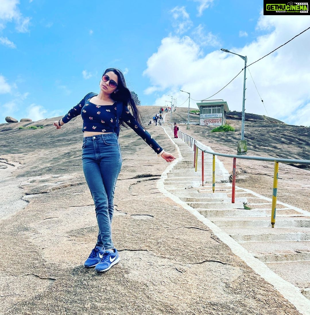 Sangeetha Bhat Instagram - "If you wish to know the divine, feel the wind on your face and the warm sun on your hand.” —Buddha #sangeethabhat #sangeethabhatsudarshan #actress #actresstheunknown #selflove #natureschild #gratitude #grateful #naturelover #mandaragirihills #trekking #karnataka #tumkur #bengaluru Mandaragiri Hills