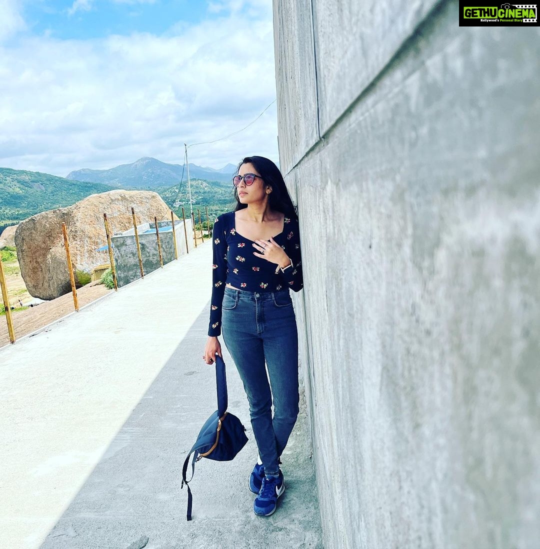 Sangeetha Bhat Instagram - "If you wish to know the divine, feel the wind on your face and the warm sun on your hand.” —Buddha #sangeethabhat #sangeethabhatsudarshan #actress #actresstheunknown #selflove #natureschild #gratitude #grateful #naturelover #mandaragirihills #trekking #karnataka #tumkur #bengaluru Mandaragiri Hills