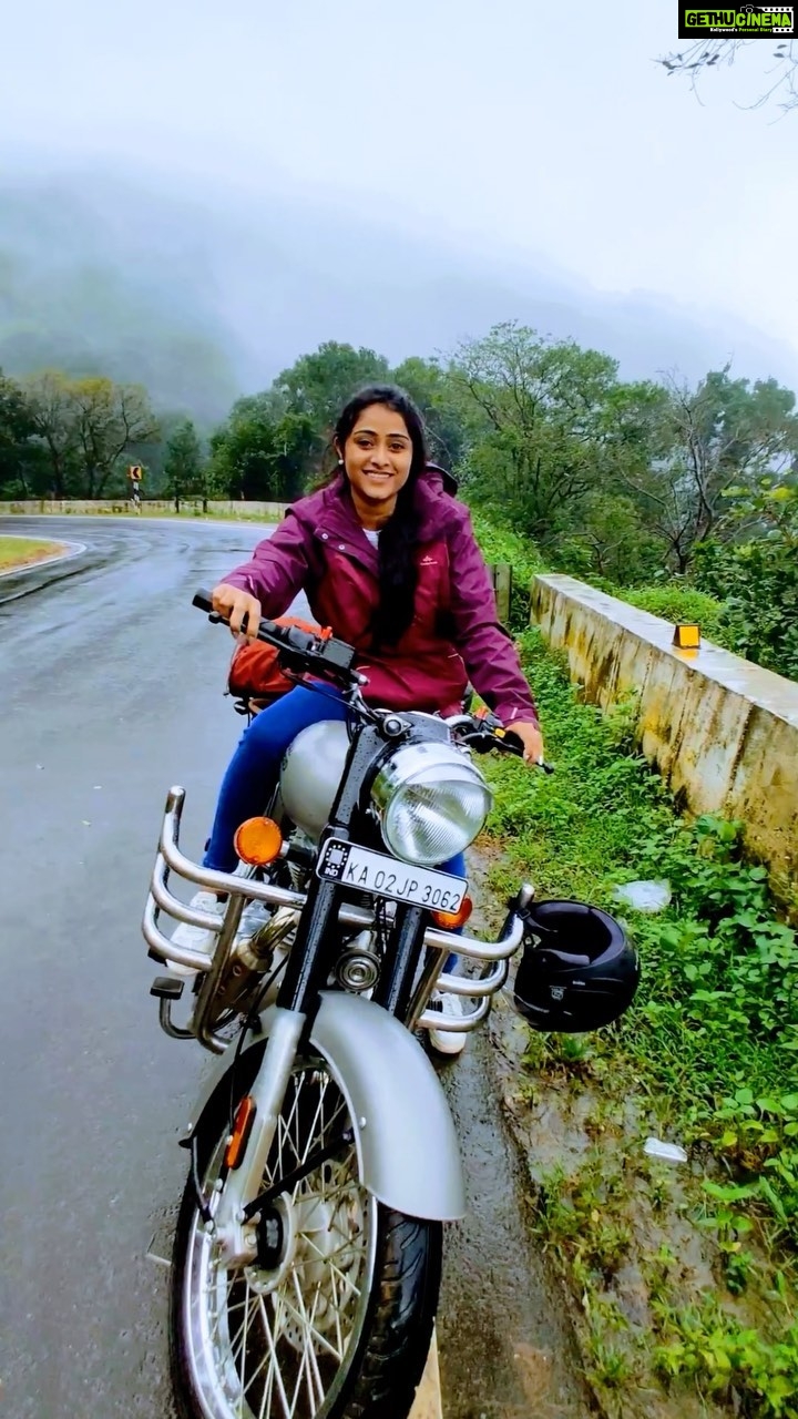 Sangeetha Sringeri Instagram - This song takes me back to our shoot days, its so soothing to hear, can't stop humming the song❤️ Exploring the beautiful routes in karnataka itself is another best thing about the song. Watch "Manasella Neene" from #LuckyMan now on @mrtmusicofficial YouTube Channel. #DrPuneethRajkumar @ashwinipuneeth.rajkumar @prabhudevaofficial @parsapicturesindia @nagendraprasad3 @darling_krishnaa @roshni.prakash @sun_kamaraj @v2vijayvicky @vijayanandbala @vicky_balasubramanian @sanjithhegde @dr.bhushana @krg_connects