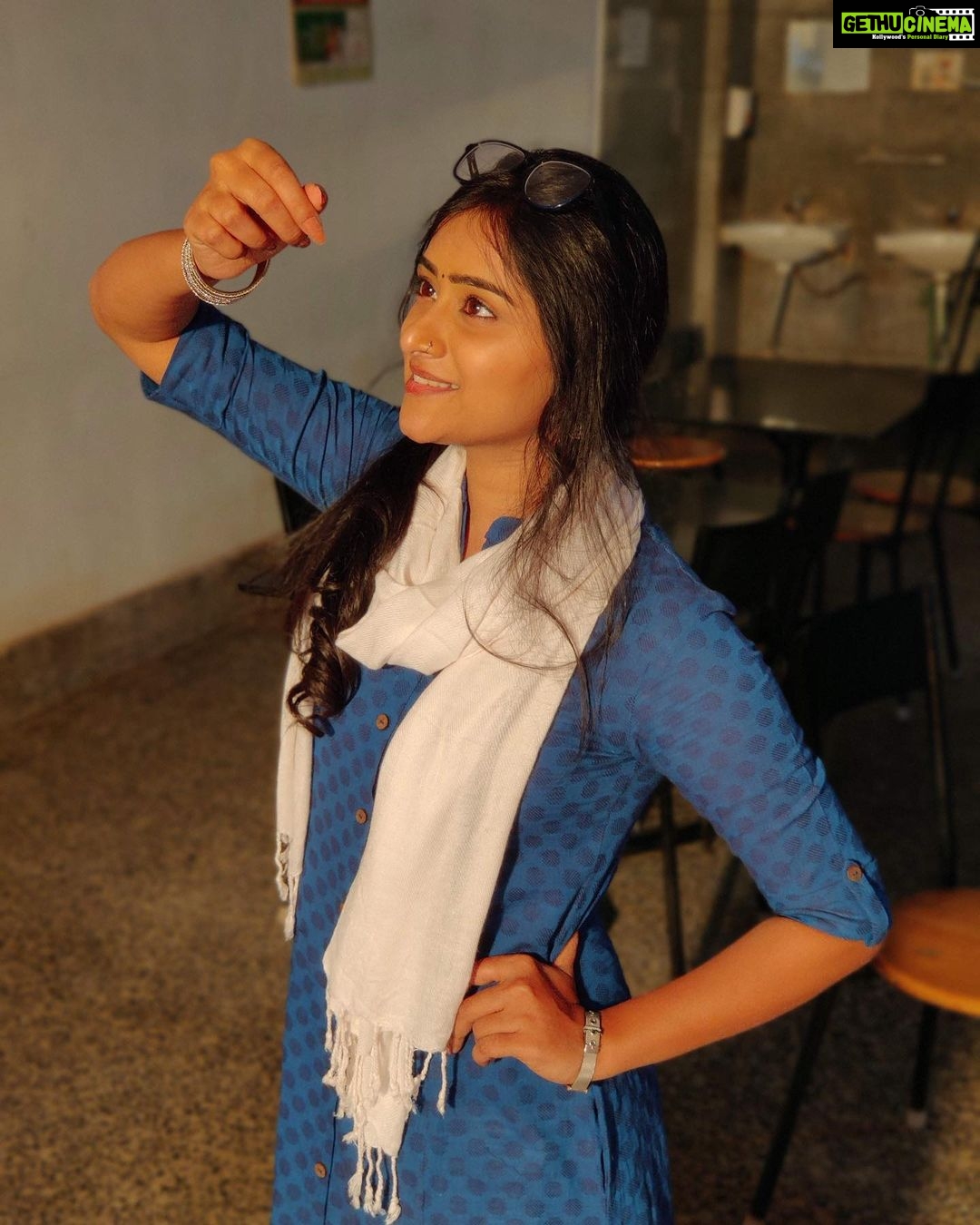 Sangeetha Sringeri Instagram - Remember this scene? π few pics from #777charlie Goa schedule Thank you so much @kiranraj_k for making me give my best in every shot, nothing would hv been possible without u, Thank you for writing such a beautiful Character called Devika! and Thank u so much @arvindskash for the amazing cinematography, which made me look so good on screen π