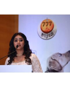 Sangeetha Sringeri Instagram - Chennai, Thank you so much for the love and support! #777charlie releasing on 10th worldwide @charlie_thesuperstar @777charliemovie @ksubbaraj @stonebenchfilms @paramvah_studios @rakshitshetty @kiranraj_k @rajbshetty @dk9pramod Thanks for making me looks so gorgeous @styyledbyjoe @joe_elize_joy and this amazing outfit by @aiwasilks ❤️ Hyatt Regency Chennai