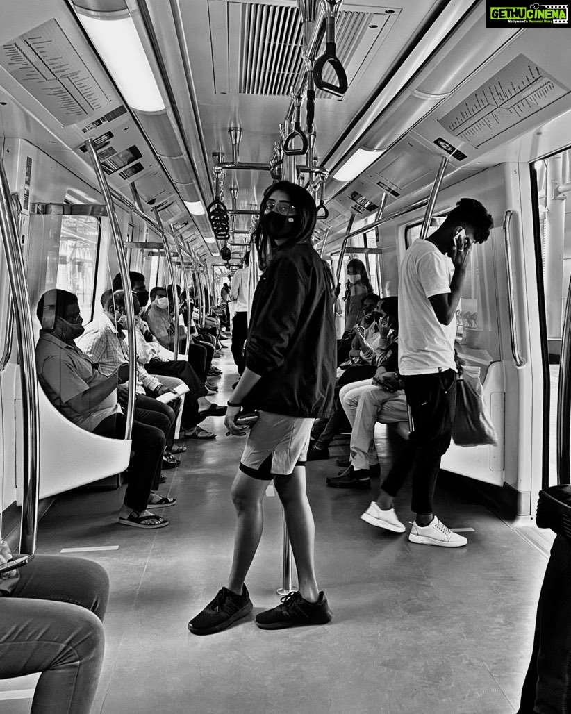 Sangeetha Sringeri Instagram - Life in Metro 😜 #goincognito