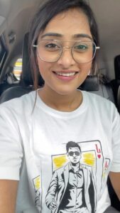 Sangeetha Sringeri Instagram - Flavours of Gandhadagudi, neev try madidra appu sir favourite dish? evatte try madi, jothege appu sir Autograph kuda Paḍeyiri #flavoursofgandhadagudi #gandhadagudi releasing on Oct 28th P.S T-Shirt from @tag.mytee