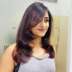 Sangeetha Sringeri Instagram - What a lovely Hair Makeover, i looooveed it ❤️ sooo much that i couldn't resist to share it with you alll right awayl! Thank you so so much @spin_unisex_salon_rrnagar #LakshmiHairstylist for the lovely hair styling and Highlights! Thank you @bobby_stylish_001 for lovely clicks 😁 #spinrrnagar #spinrajarajeshwarinagar #rajarajeshwarinagar