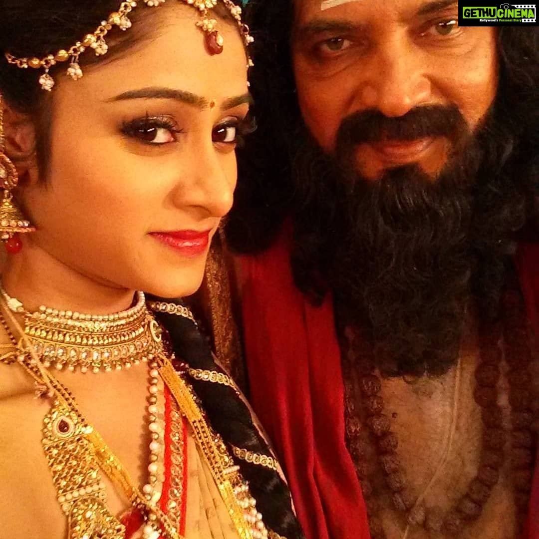 Sangeetha Sringeri Instagram - (Slide left) Hara Hara Mahadeva - The first time i appeared on screen, the series which gave me much more than recognition. Can't believe its been 5 years, seems like yesterday. If not as Sati, i don't think i would have ever thought about acting as my career, it was a huge decision then, and today am proud of it. Thanks to my family and close friends Am Greatful to the entire team of HHM, @starsuvarna @deepaksgarg67 Thank you to all who have been with me since then. Forever grateful #Sati 🙏 Mumbai, Maharashtra