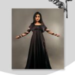 Sangeetha Sringeri Instagram - Holding on to 2020 be like... . Beautiful outfit by @shobhaboutique 📸: @henryroyzach Make-up: @makeupbysindhu #SangeethaSringeri