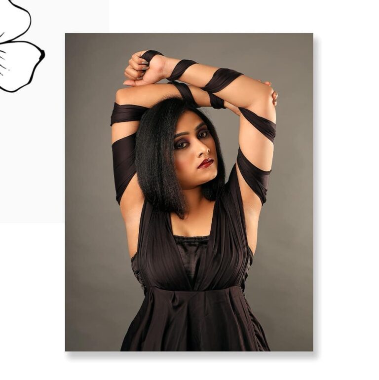 Sangeetha Sringeri Instagram - When Things Change Inside You.. Things Change Around You.. . amazing Gown designed by @shobhaboutique 📸: @henryroyzach Make-up: @makeupbysindhu #SangeethaSringeri