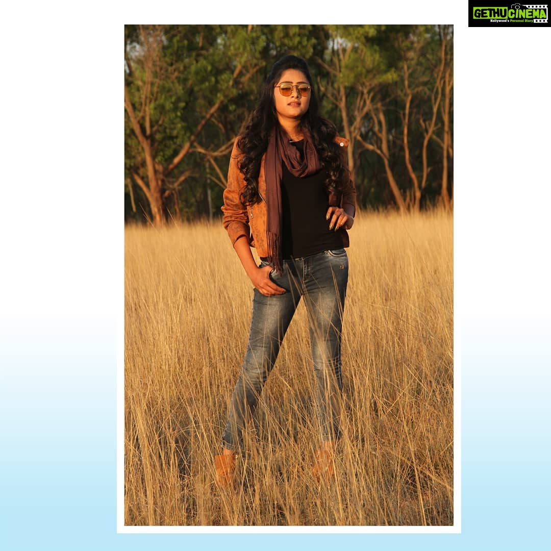Sangeetha Sringeri Instagram - Was I thinking to camouflage?🤔 #SangeethaSringeri #Marigold