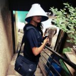 Sangeetha Sringeri Instagram - i don't know y.. but i really loved this candid 😂😂😂😂😂😂😂😂😂😂😂😂😂 this was when i was asked to carry the light Reflector