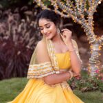 Sangeetha Sringeri Instagram - Navaratri series, Day 4 - Yellow 🌼🌻 Outfit @anthariya_ MuA @artistrybypriyankaharish Picture : @anusharamkaran Location : @theshirestudioblr The Shire Studio