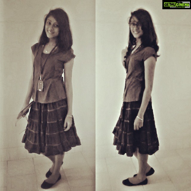 Sangeetha Sringeri Instagram - #timepass #collegeHours #boringClass #photosessions