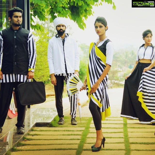 Sangeetha Sringeri Instagram - #vastra2k15 #moorish_Idol #AcharyaMemories #friends #bestday