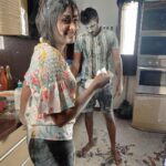 Sangeetha Sringeri Instagram – one messy scene, i must say!
Stills from beautiful scenes of #Luckyman @darling_krishnaa

did u watch it yet? watch now, Lucky man available in theatres nearby