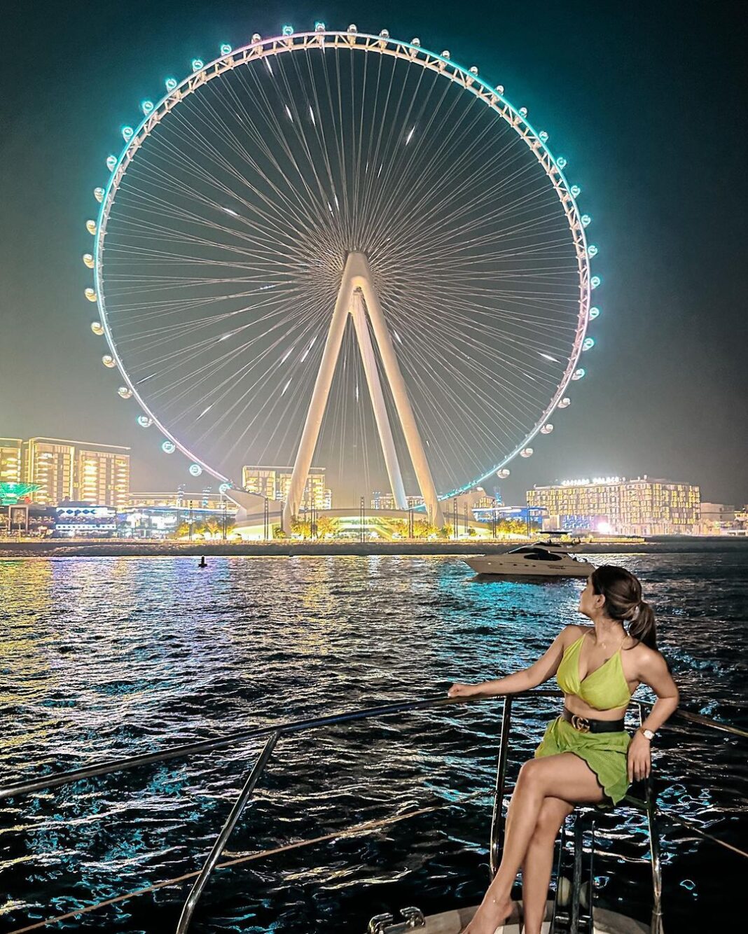 Saniya Iyappan Instagram - 🎡🛥️ @d3yachts Outfit : @saltstudio Dubai Marina City