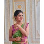 Sanjana Anand Instagram – Wearing this beautiful saree  which my Mom wore 20 years ago…gives me a whole new happy feeling 🌼

.
.
.
💄@chaitra.girish.1
@beaded_treasures_jewelry