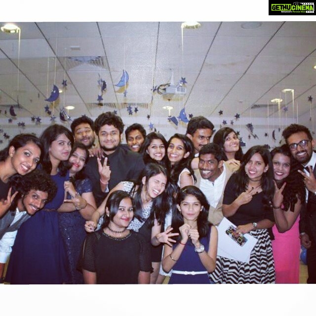 Sanjana Anand Instagram - Sometimes i look at them N think "where did i find these weirdos from ??" But then i think.... what would i do without themπ«π«π«π Dell Emc Bangalore
