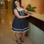 Sanjjanaa Instagram – Kochi was so lovely @dr.praveenrana , congratulation on a great start, and the success of choran .. thank you all who supported me in this journey.🌸💐

SHOP These beautiful outfits in many colours from my favourite  @vibbhinna boutique .. 

Hair & make up by remme Chechi from @ftvsalon.perumbavoor.ernakulam #kochi .. 

📸 by @killl_mongerr_ Karnataka, Bangalore