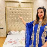 Sanjjanaa Instagram - Like you know I am very passionate about upgrading the interiors of my home .. it was so difficult for me to find the right kind of wallpapers at the right price … after scouting around the whole town I found the best collection at @mandarin_decors .. I had a wonderful experience working with them. We started installation of my wall at 2 PM as I had a busy morning .. and there team was so dedicated and hard-working that we continue to work till 3 AM until the entire installation of three various wallpapers was done …. I enjoyed my work experience with @mandarin_decors completly .. and they are priced very economically & are having a affordable price tag for all .. I would definitely recommend you all to redo your homes and beautify them with @mandarin_decors . Make up by @official_dermacol_india @iyra_designstudio 👗