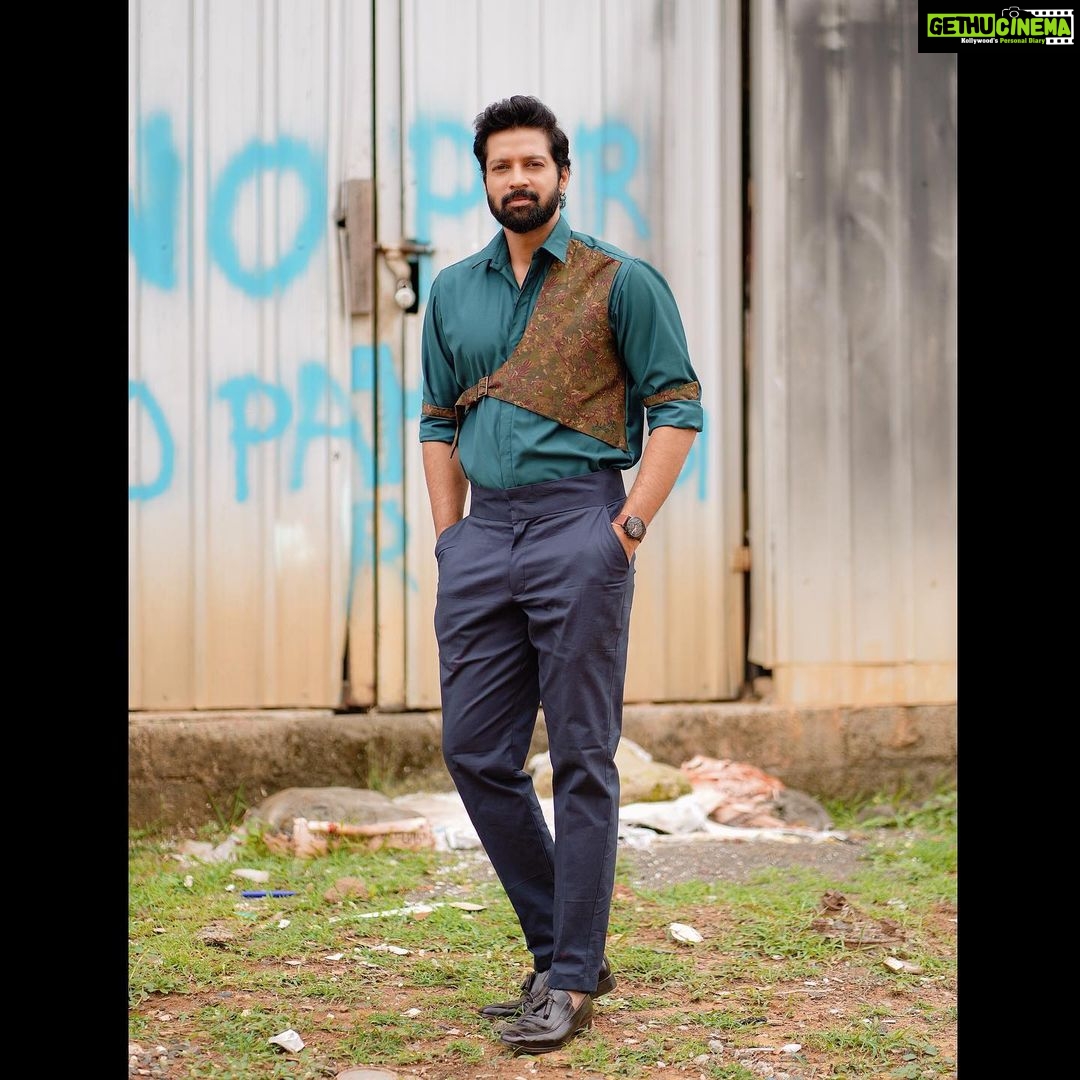 Santhosh Prathap Instagram - #cwc3 #wildcard #cwc Costume designer @radikadesignerandmua Photography & Cinematography @sinty_boy Assistant @balaa1981 Hair @riwaz_lama #trending #fashion #actor #actorslife #model #shoot #cwc #cwc3 #yolo #gratitude #grateful #retro #explore #macho #customized #outfit #trendsetter #santhoshprathap EVP Film City