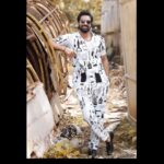 Santhosh Prathap Instagram - #cwc3 #cwcfinals #vijaytv Costume designer @radikadesignerandmua Photography @raghul_raghupathy Cinematography @sinty_boy Assistant @balaa1981 Hair @riwaz_lama #trending #fashion #actor #actorslife #model #shoot #cwc #cwc3 #yolo #gratitude #grateful #retro #explore #macho #customized #outfit #trendsetter #santhoshprathap EVP Film City