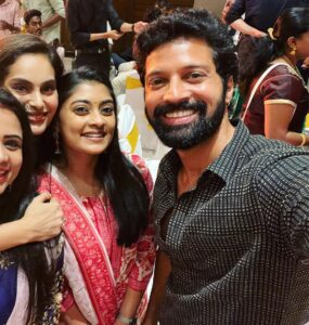 Santhosh Prathap Instagram - Happy married life @vijaytvpugazh & @bensipugazh 👩🏻‍❤️‍👨🏻
wishing you both the best today and always 🤗
Stay blessed ❤️

Was lovely catch up with all of my favourites #cwc fam and @vijaytelevision fam 😘

#pugazhbensiya #marriage #cwc #vijaytv #love #family #happiness #gratitude #grateful