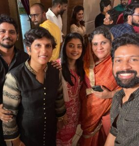 Santhosh Prathap Instagram - Happy married life @vijaytvpugazh & @bensipugazh 👩🏻‍❤️‍👨🏻
wishing you both the best today and always 🤗
Stay blessed ❤️

Was lovely catch up with all of my favourites #cwc fam and @vijaytelevision fam 😘

#pugazhbensiya #marriage #cwc #vijaytv #love #family #happiness #gratitude #grateful