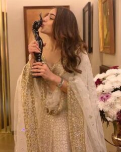 Sara Ali Khan Instagram - 4 years ago my biggest dream came true. It still feels like a dream and now perhaps always will. ❤️❤️❤️ I’d do anything to go back to August 2017 and shoot every scene of this film again, relive every moment again, learn so much from Sushant about music, films, books, life, acting, stars and the sky, witness every sunrise, sunset and moonrise, listen to the sound of the river, enjoy every plate of Maggi and Kurkure, wake up at 4am to get ready, be introduced and directed by Gattu sir, and just be Mukku all over again. Thank you for a lifetime of memories. 🎥🤗❤️⛅️🌝🌄 #JaiBholenath 🙏🏻🙏🏻🙏🏻 And as the full moon shines bright tonight, I know Sushant is up there right by his favourite moon, shining like the bright star he always was and always will be 💫 From Kedarnath to Andromeda ♾️