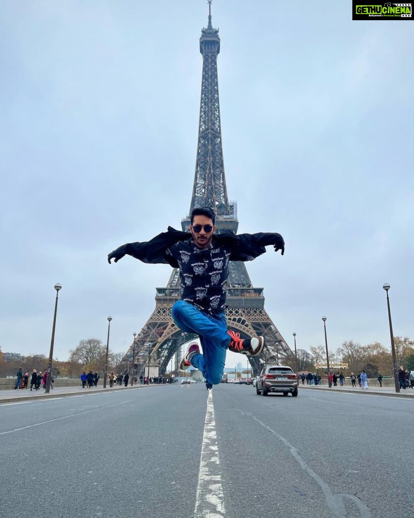 Sathish Krishnan Instagram - EAGLE MODE ON .Here i come ACCOR ARENA PARIS . #onceuponatimePARIS. #ANIRUDHLIVE #CHOREOGRAPHER pc: @kebajer #airjordan