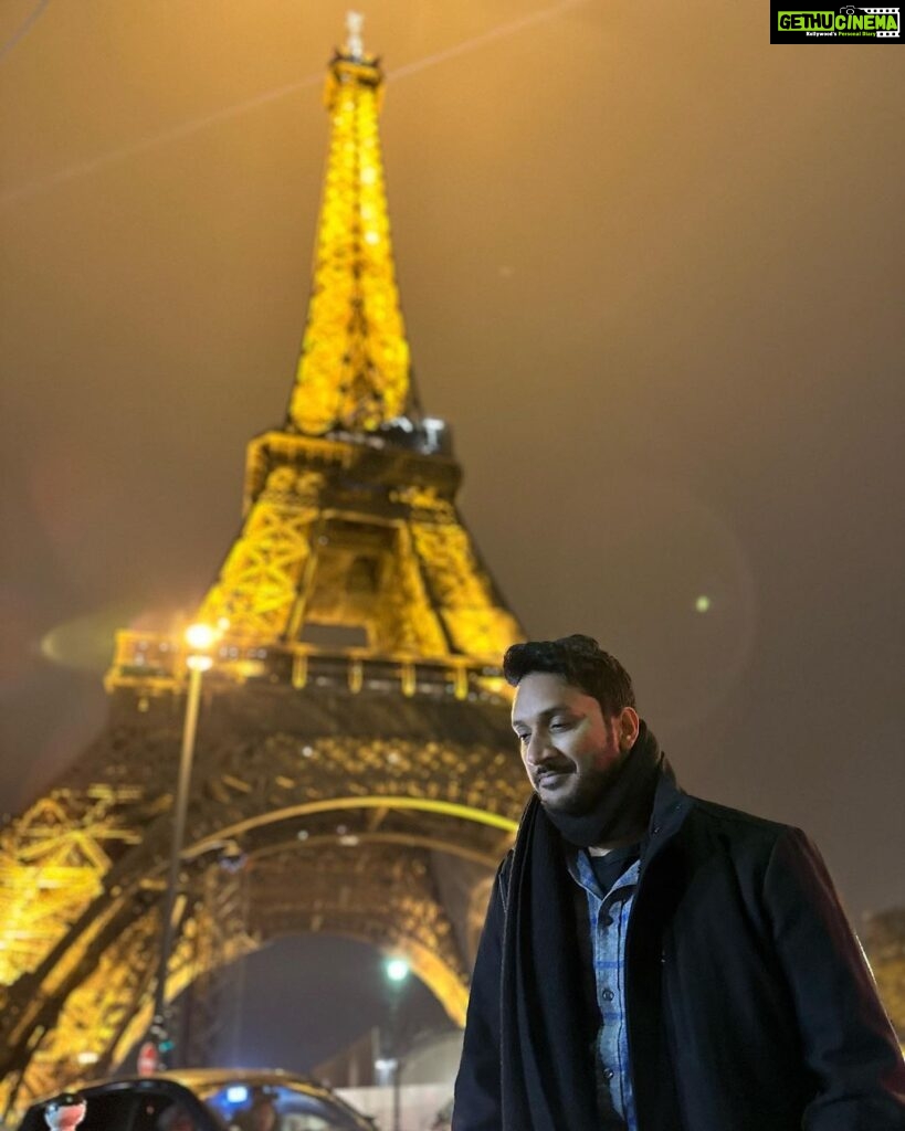 Sathish Krishnan Instagram - Once upon a time PARIS . Wonder baby . EIFFEL TOWER YOU BEAUTY . After a long time .#choreographer Eiffel Tower - Paris, France