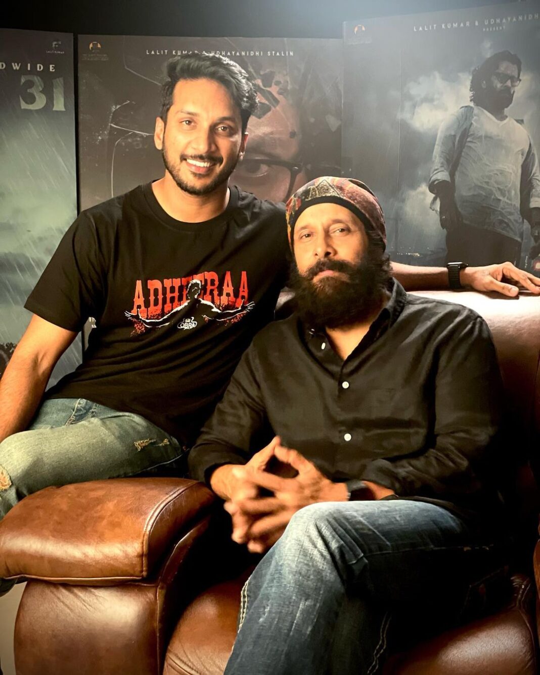 Sathish Krishnan Instagram - Always positivity and love With one and only chiyan Vikram sir . #cobra august 31st Varoam. @the_real_chiyaan @ajaygnanamuthu