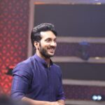 Sathish Krishnan Instagram - PART 2: Watte wonderful journey WOW . never imagined myself as judge and it happened . #bbjodigal2 . Pic1- walking in for the first time :) pic2- dancing for mukkala the song which made impact in my life . Pic3-some smile pic4-grooving some retro moves. Pic5-random pic6-smile after pack up pic7-ennamo sollarean Enna nu therla pic8-am ready for finals pic9-my salute to all the contestants , camera team , art team , choreographers , dancers , makeup team , production team , on set audience , anchors and direction team pic10- my thanks to all the viewers and people who support me . And future supporters :) special thanks @vijaytelevision for having me . Love ❤️
