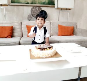Satna Titus Instagram - 2 years ago, on the same day Little Prince came into our life who have brought the light of happiness. You r the best Son that any mother would like to have. May happiness be ur daily Companion. Love u babeee-Appuuu ❤🥰HAPPY BIRTHDAY...🤗😘😍
#ourlittleprince #reyhankarthik