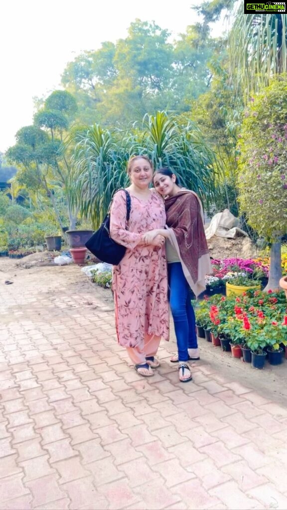 Sayyeshaa Saigal Instagram - Delhi! ❤️ Peaceful days at our gorgeous farm, fabulous food and the best company! Doesn’t get better than this. 🌺 @shhaheen #delhi#farm#peaceful#goodfood#foodie#holiday#makingmemories#traveldiaries#love#flowers#nature#instagood