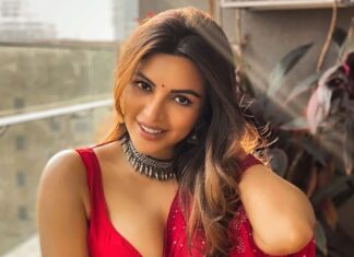 Shama Sikander Instagram - गुलाब ऐसे ही गुलाब नहीं होता ये अदा कांटों में पलने के बाद आती है.... . . . #saree #love #haya #fashionista #swaarlun #bollywood #actorslife #shootdairies #shamasikander