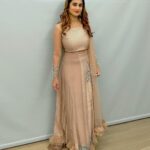 Shamlee Instagram – Outfit @rehanabasheerofficial 
Hair @jimhairlogica 
Make up @rajbridalmakeup