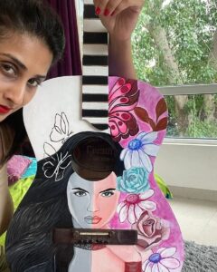 Shamlee Instagram - Work in progress by the beautiful @shamlee_official lending her magic to this 30+ year old guitar for the #wastetovalue #auctiontotakeaction featuring @karthi_offl 🤩 Super delighted to have her on board & we thank you profusely for your support since day one 💚💥
