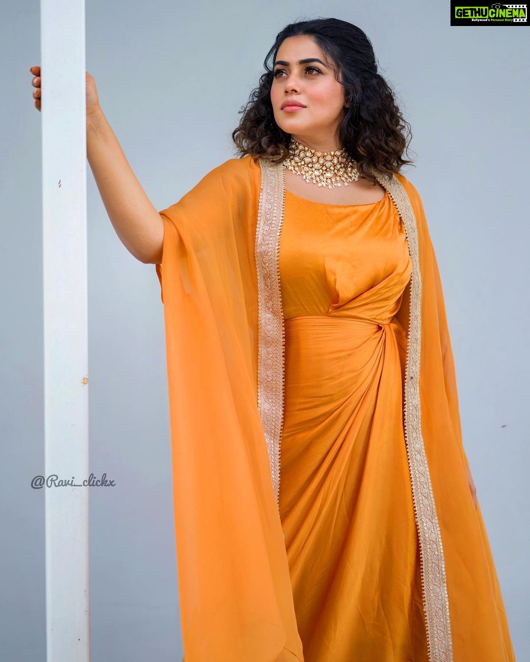 Shamna Kasim Instagram - Attitude is everything, so pick a good one… Styled by: @impriyankasahajananda Outfit: @shaayabytriptisingh Accessories: @kushalsfashionjewellery Photography: @ravi_cross_clickx Edited: @v_capturesphotography Hairstylist: @hairstylist_srinivas Personal staff: @pranay_kohli #lovemyjob #lovemylife ❤️🧿