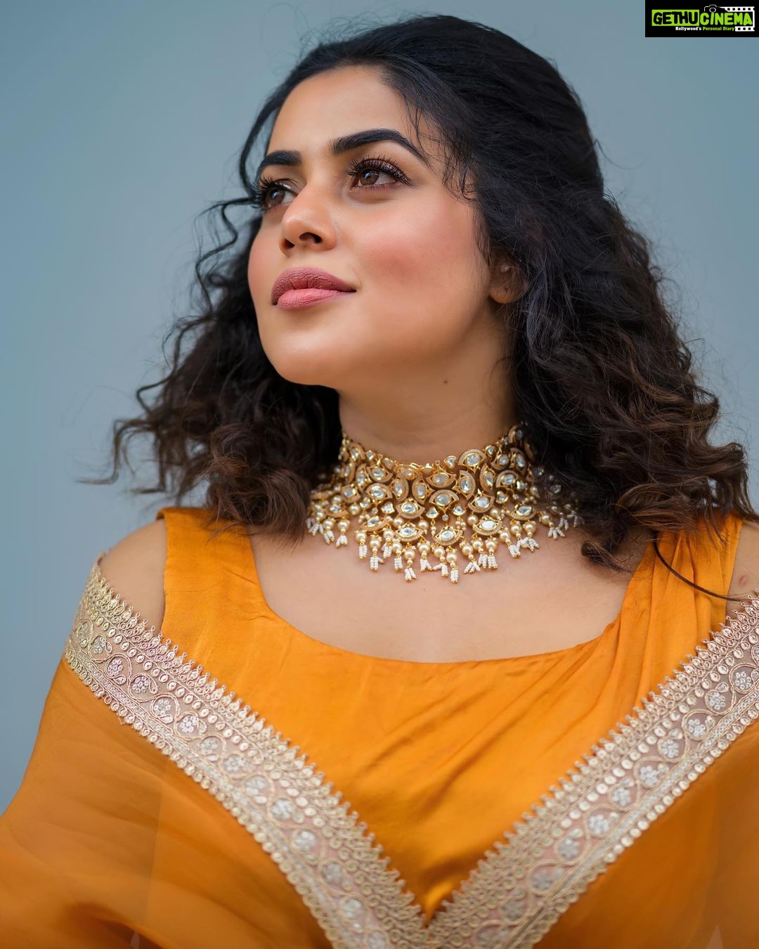 Shamna Kasim Instagram - Attitude is everything, so pick a good one… Styled by: @impriyankasahajananda Outfit: @shaayabytriptisingh Accessories: @kushalsfashionjewellery Photography: @ravi_cross_clickx Edited: @v_capturesphotography Hairstylist: @hairstylist_srinivas Personal staff: @pranay_kohli #lovemyjob #lovemylife ❤️🧿